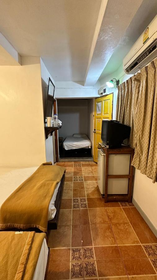 Relax Guest House Patong Екстериор снимка